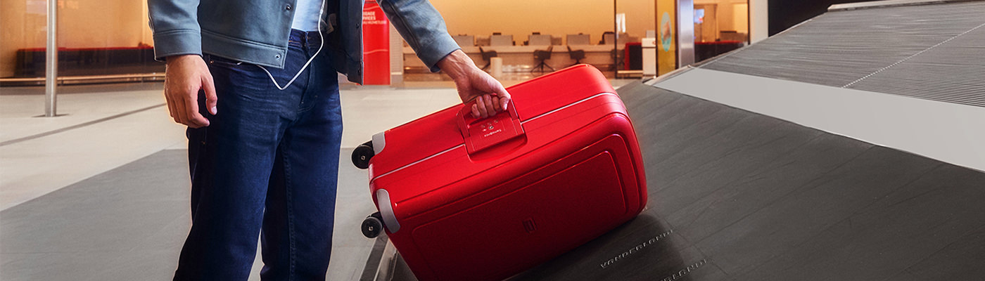 What are the maximum dimensions and weight restrictions for my cabin baggage?